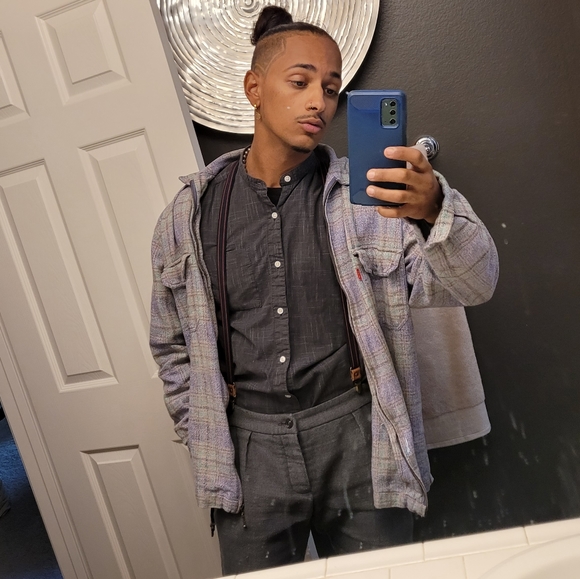 Meet your Posher, Michael 🌺🏝 - Picture 3 of 16